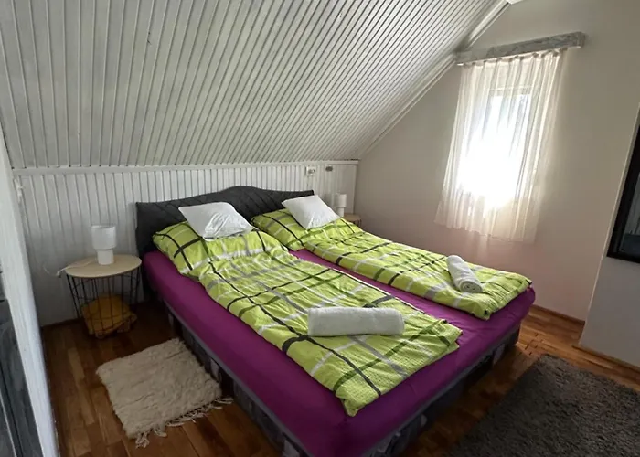 Berzsenyi Haz Semesterbostad